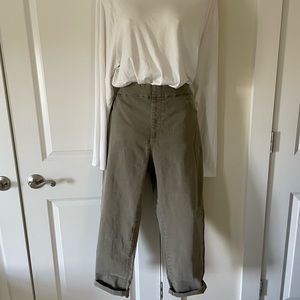 Khaki’s Liverpool Sixt 22w pants